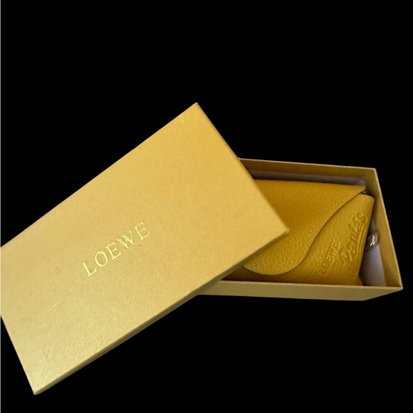 Loewe White Sunglasses Minimalist Design New In Gift Box - Picture 14 of 16